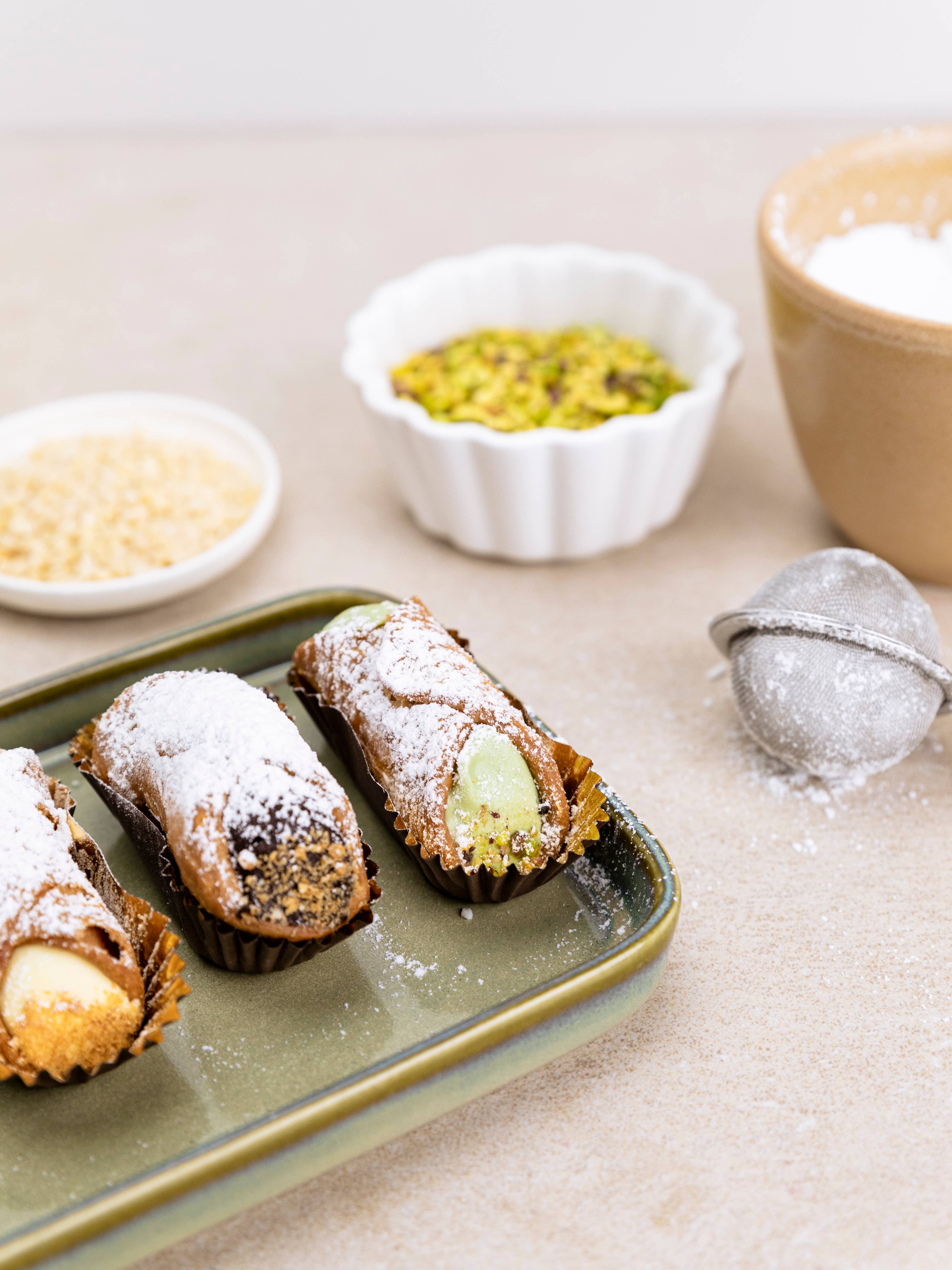 Cannoli filled 4 pcs