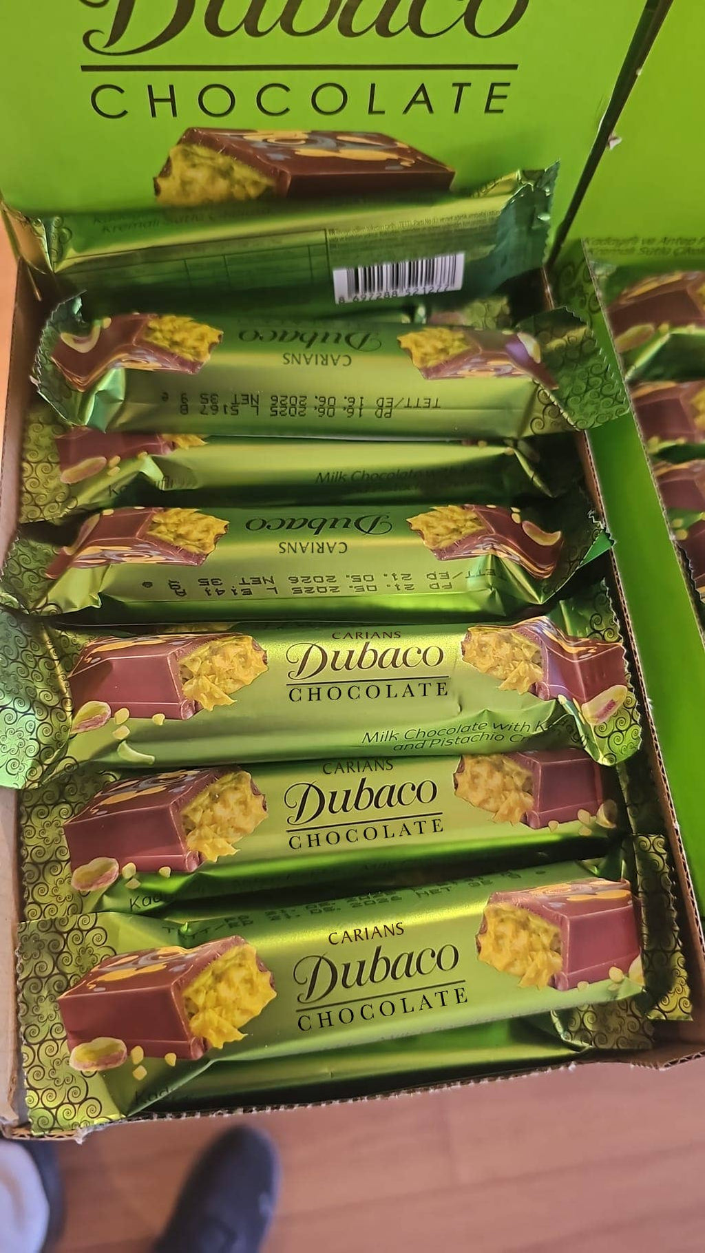 Carian Dubai Chocolate Bar Pistachio Viral Knafeh Chocolate